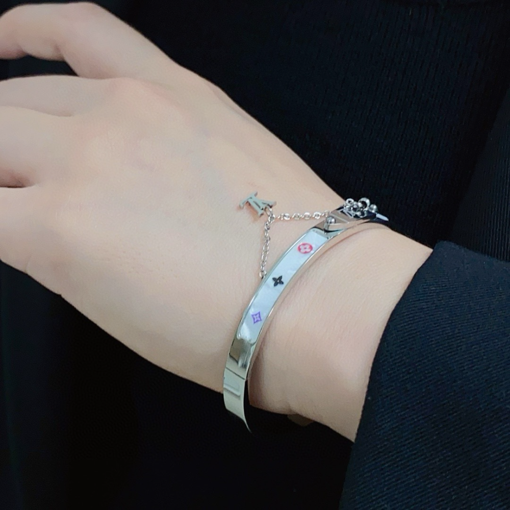 LEM399 New Fashion Open Flower Silver Color Bracelet Metal Letter Wristband Bracelet Couple Accessories for Woman