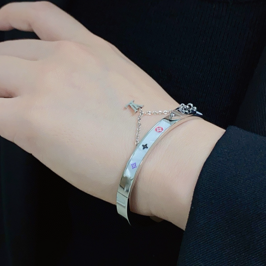 LEM399 New Fashion Open Flower Silver Color Bracelet Metal Letter Wristband Bracelet Couple Accessories for Woman
