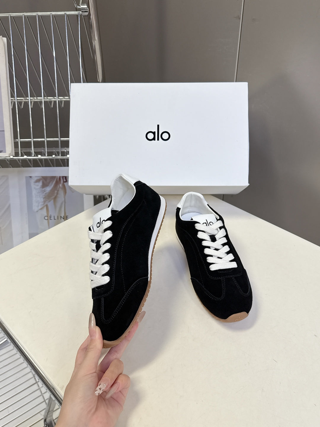 Alo01 Designer Sneakers Men Women Gum Sky Beige Dark Scarlet Mens Trainers Womens Casual Outdoor Runners