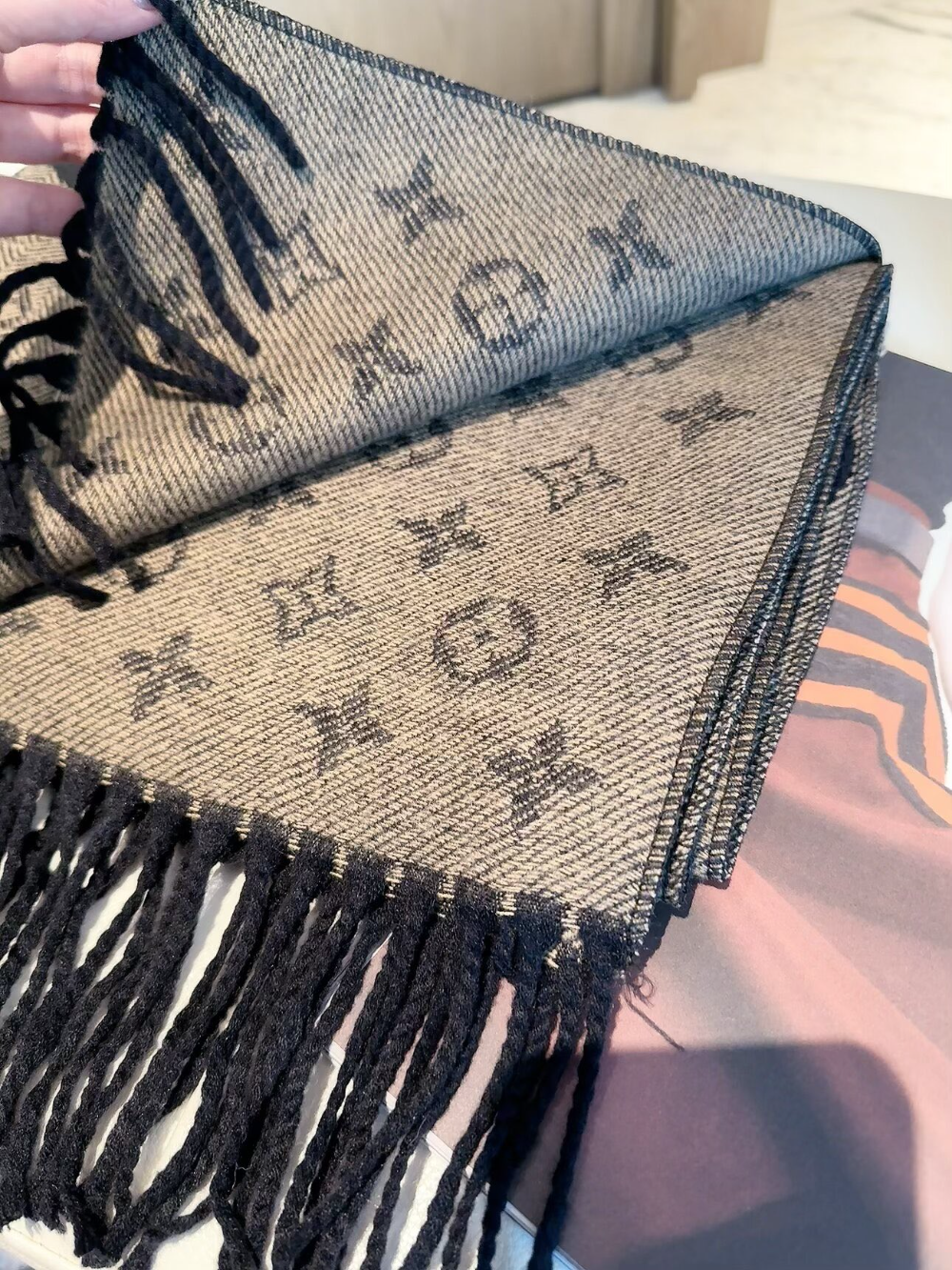 CEM389 new arrive  Hot sale  brown cream color fashion beautiful  scarf  for woman gift  to choose