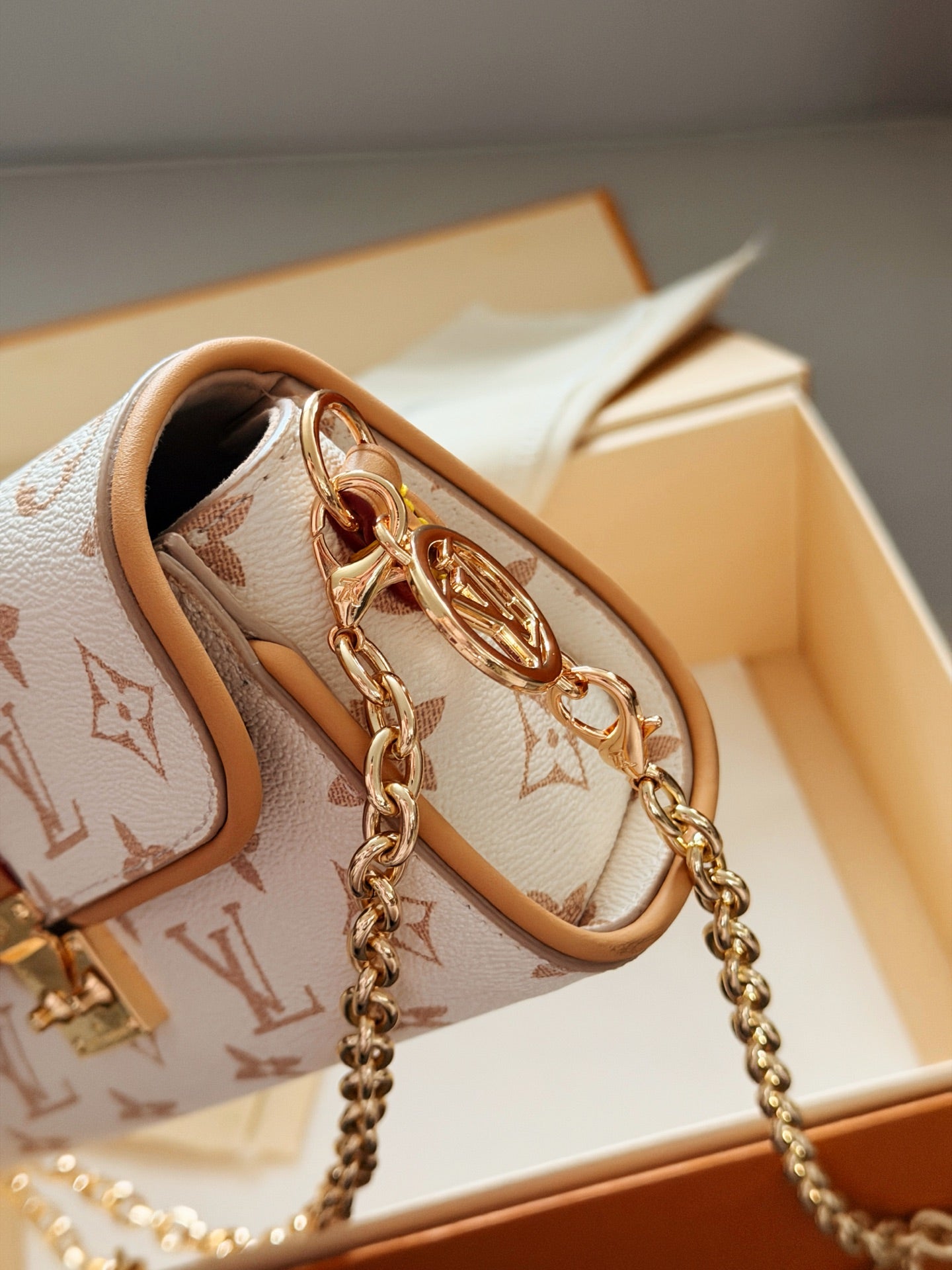 LEM363 New Designer handBag Shoulder Bag for women white Wallet  size: 20*11cm