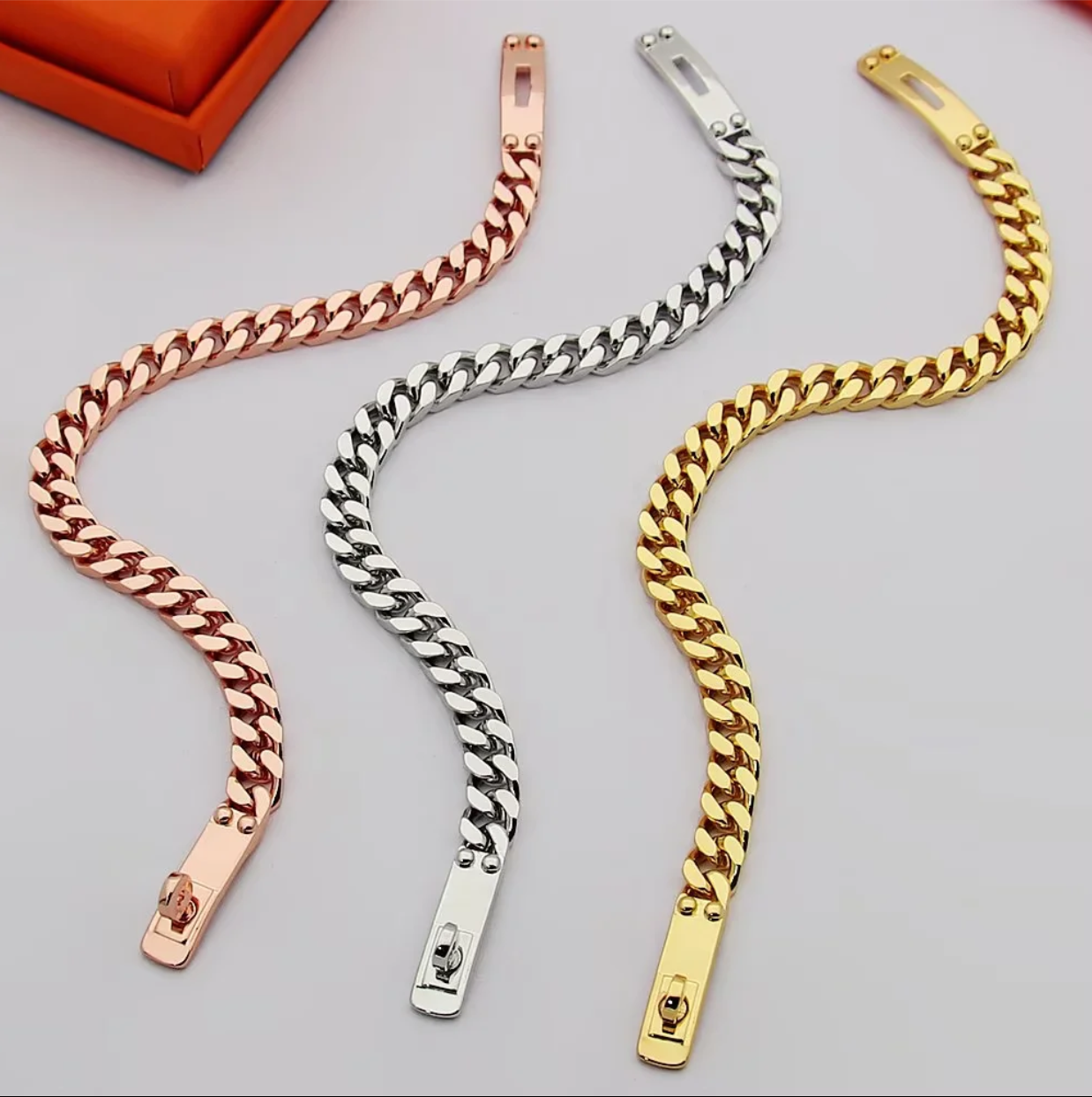 HEM89 New Arrive Letter Surface Rotating Clasp Bracelet - Women's Versatile Rotating Clasp Thick Bracelet