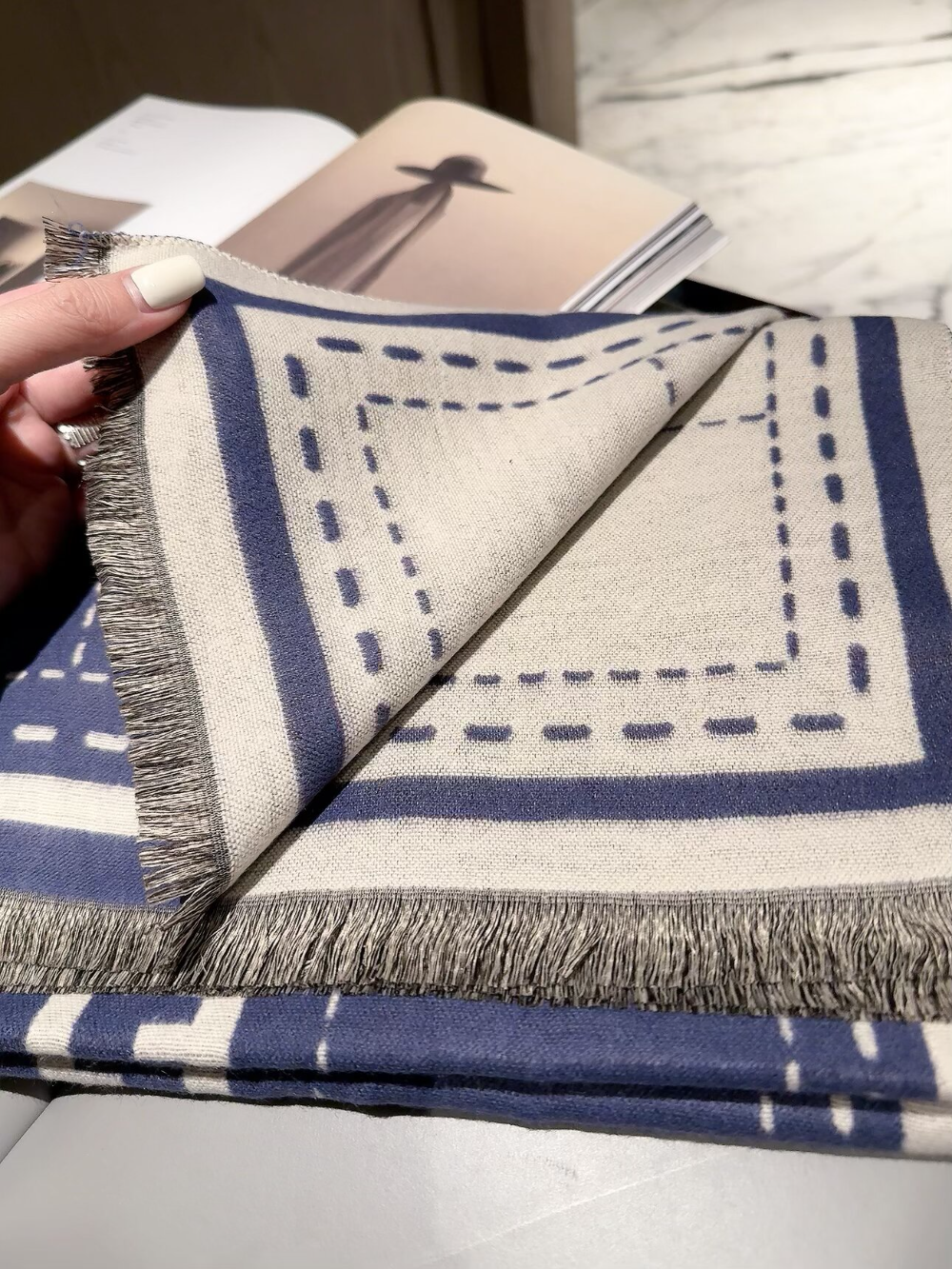 FEM31 new arrive  Hot sale brown black blue grey khaki color fashion beautiful  scarf  for woman gift  to choose