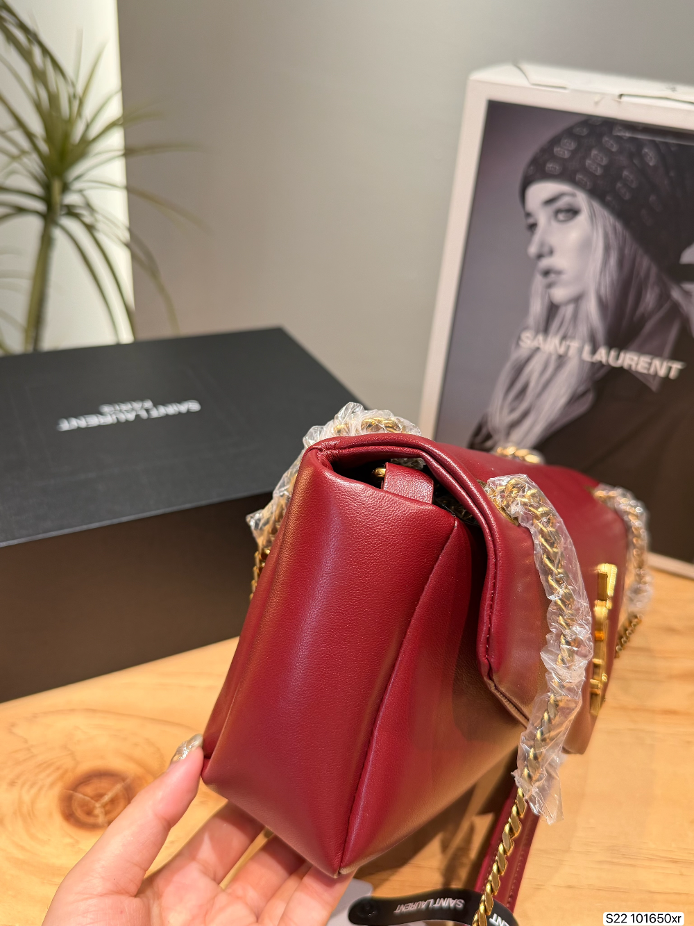 YLEM9 New arrive fashion black white red green color bag for woman beautiful gift to choose gift size to choose 26 *15 cm
