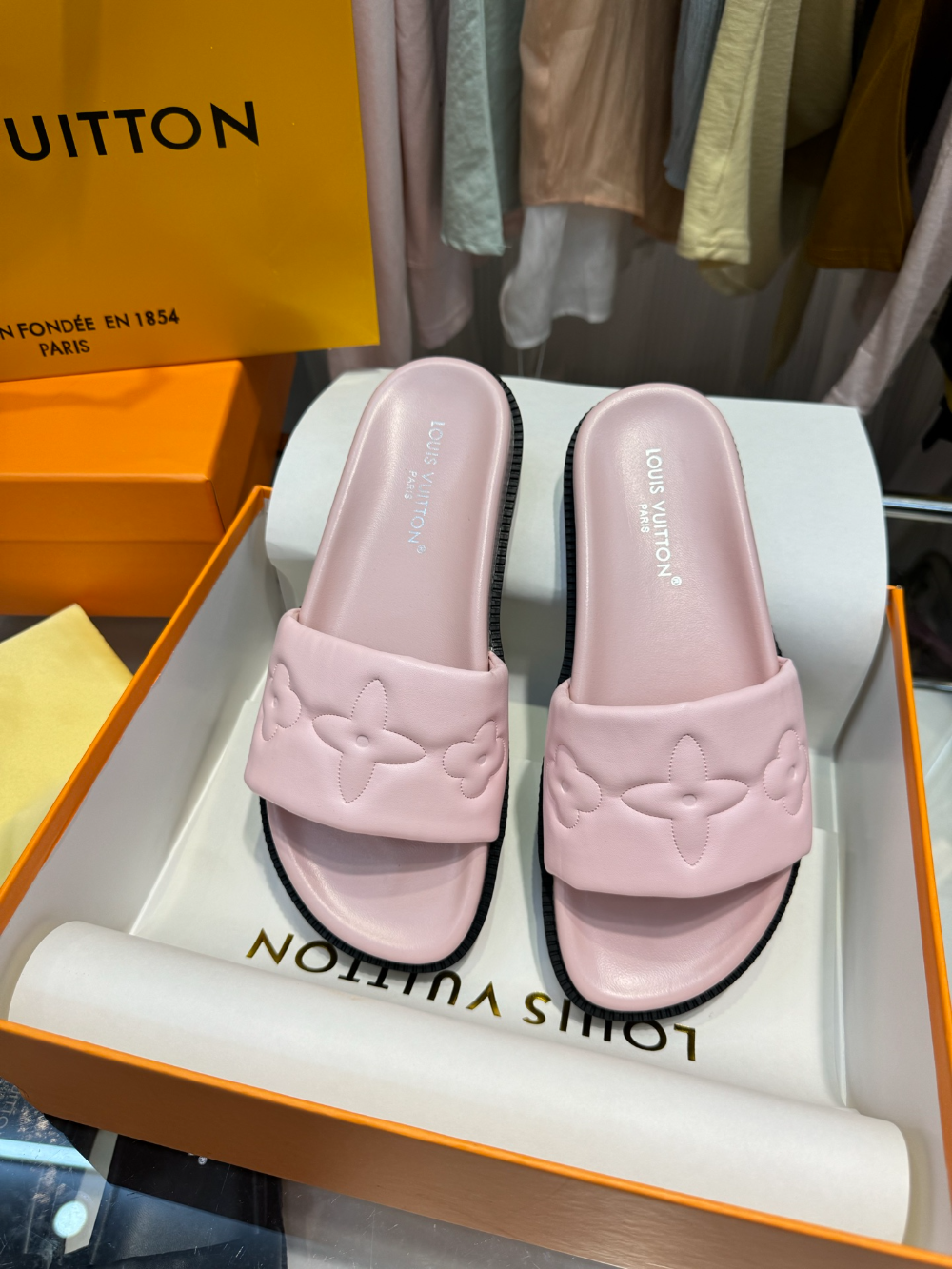 LEM452 New fashionable white black pink women's shoes men's shoes available in various colors beautiful slippers excellent gift items