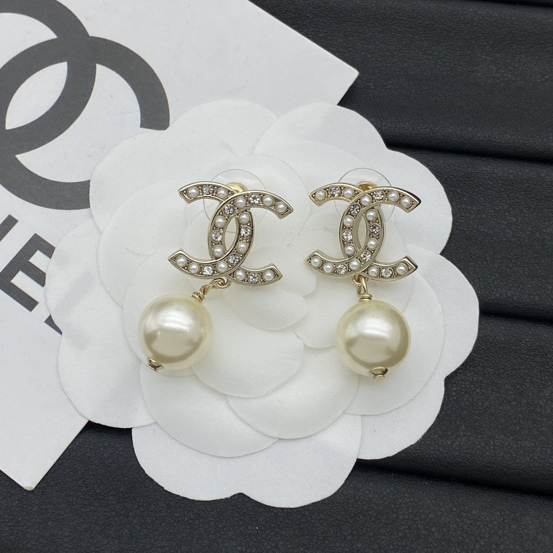 CEM218 New Arrive Fashion  Hot Sale  with Diamond Pearl Earring  for Woman Jewelry To Choose Gift