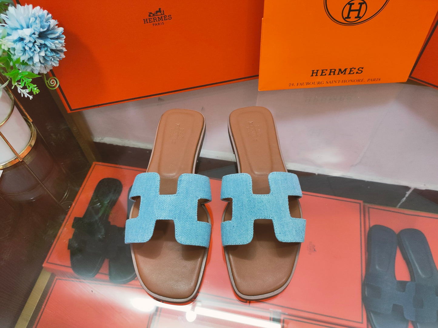 HEM107 New arrive fashion blue and black color H shose for woman beautiful Slippers gift to choose