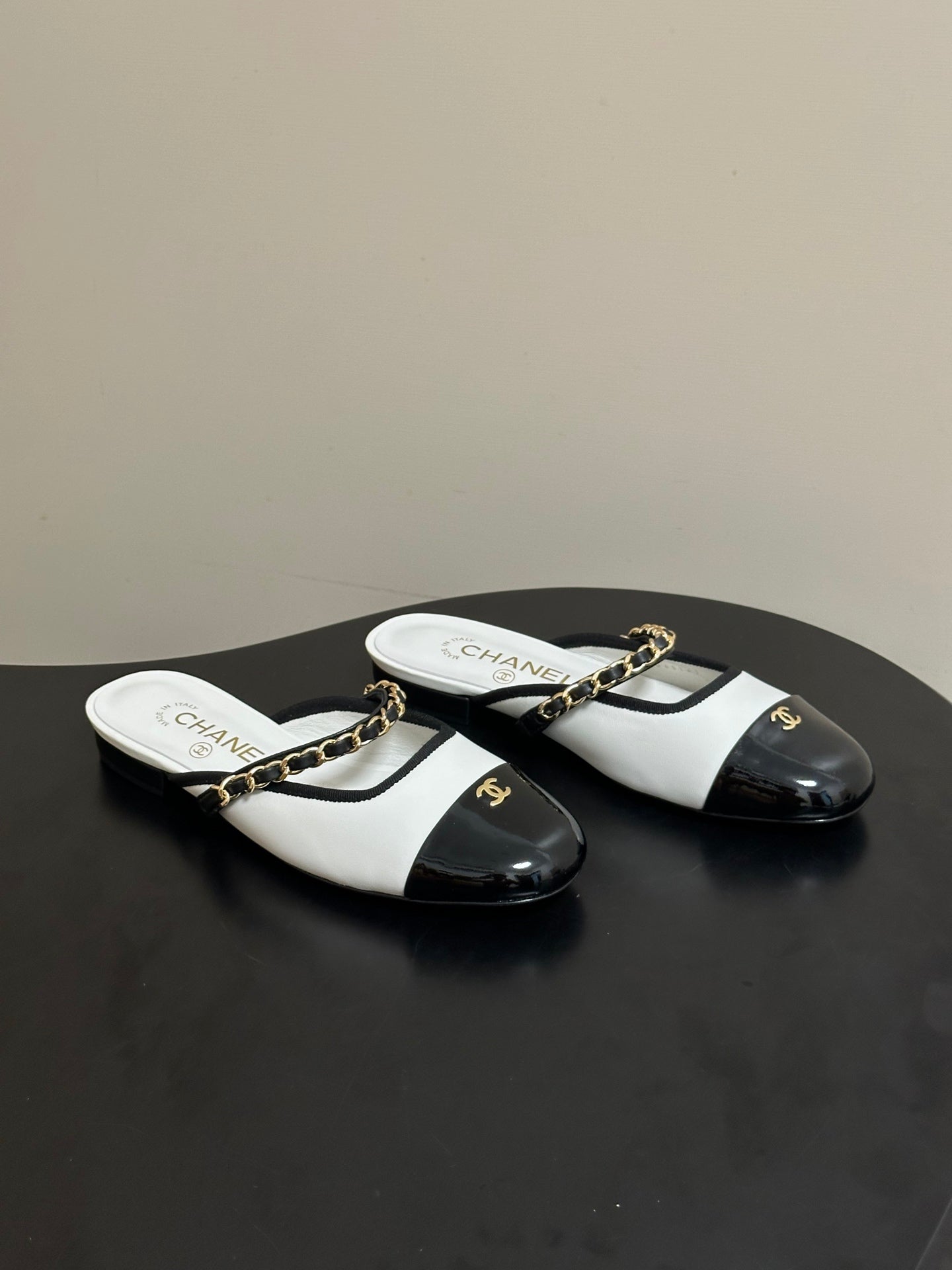 CEM257 New arrive fashion black and white color shose for woman beautiful gift to choose