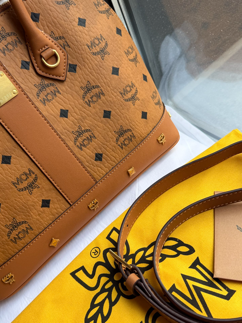 MCM06 New arrive fashion brown color bag for woman beautiful gift to choose gift size to choose 30*24cm