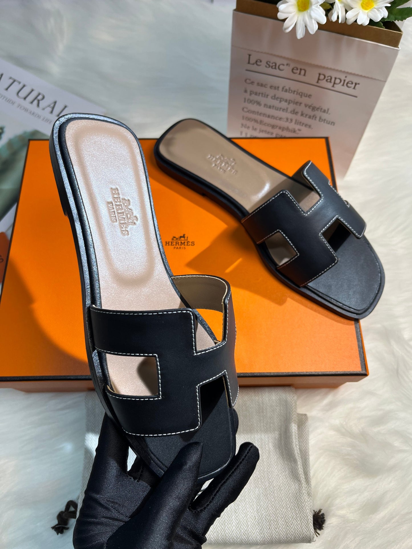 HEM97 New arrive fashion white black color shose for woman Slippers, sandals beautiful gift to choose