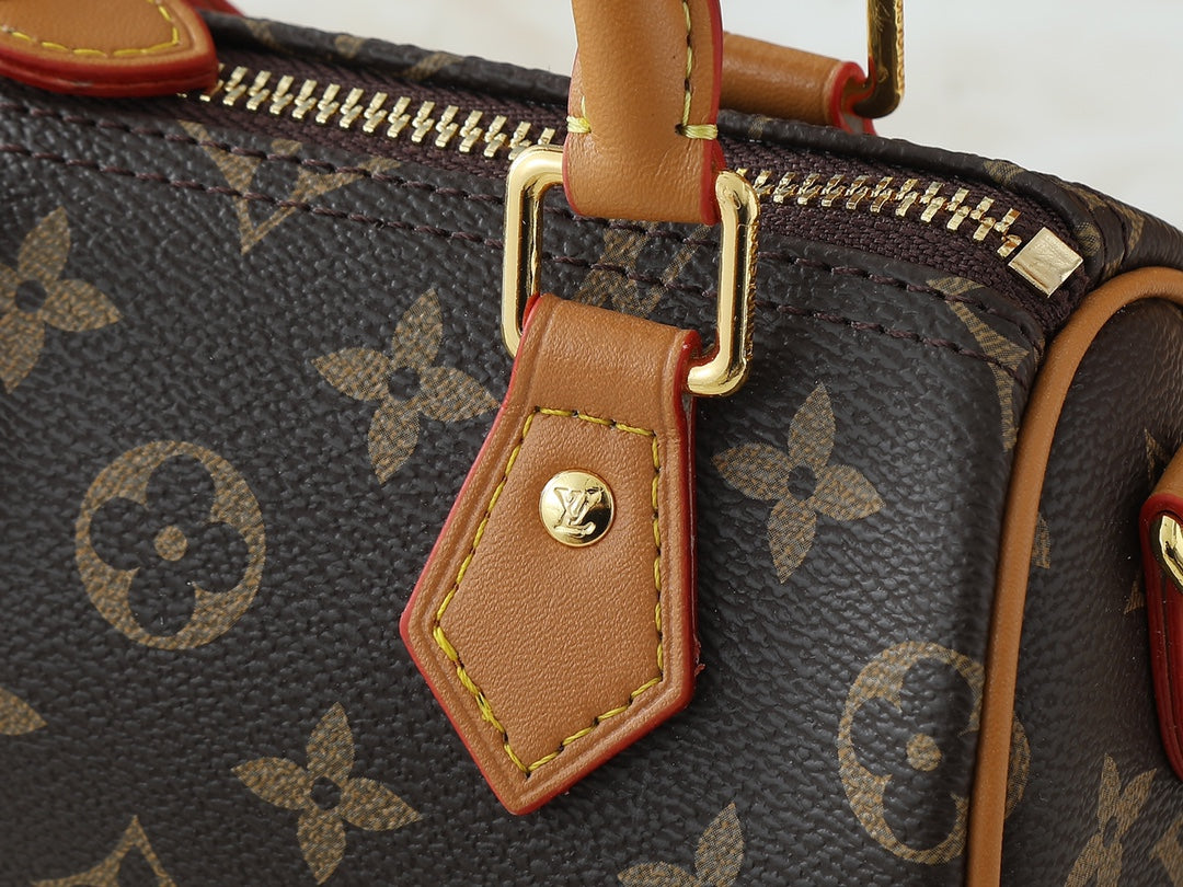 LEM251 Designer Bag Shoulder Bag Crossbody Bag Luxury Bag Purse Designer 16 x 10 x 7.5CM