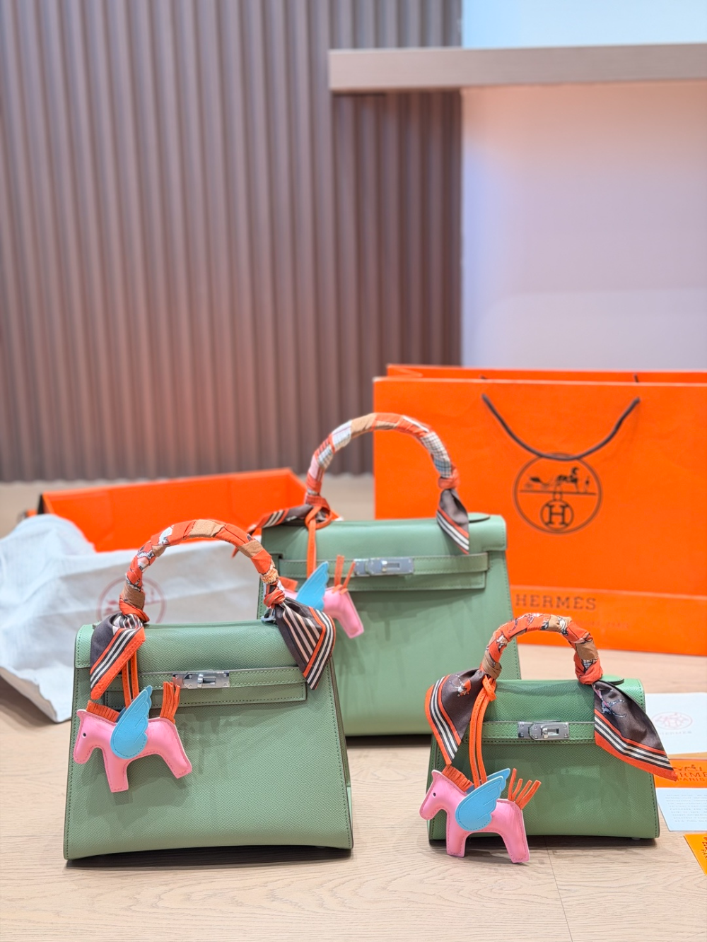 HEM137 New arrive fashion black red white yellow green blue dark gray color bag for woman beautiful gift to choose 3 size