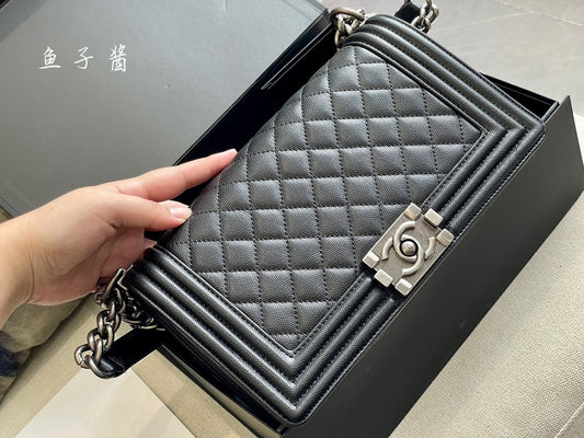 CEM11 New Arrive Hot Sale Black and Gold Color  Fashion Bag It Come with Box