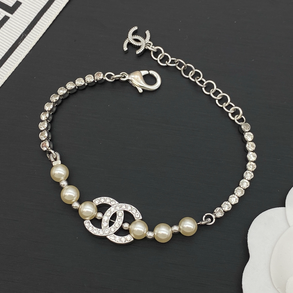 CEM493 New Arrive Fashion Hot Sale with Big Diamond Pearl Hand braceletfor Woman Jewelry To Choose Gift