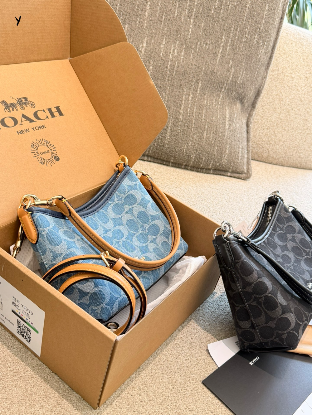 COEM06 New arrive fashion black blue bag for woman hands bag beautiful gift to choose gift 20cm