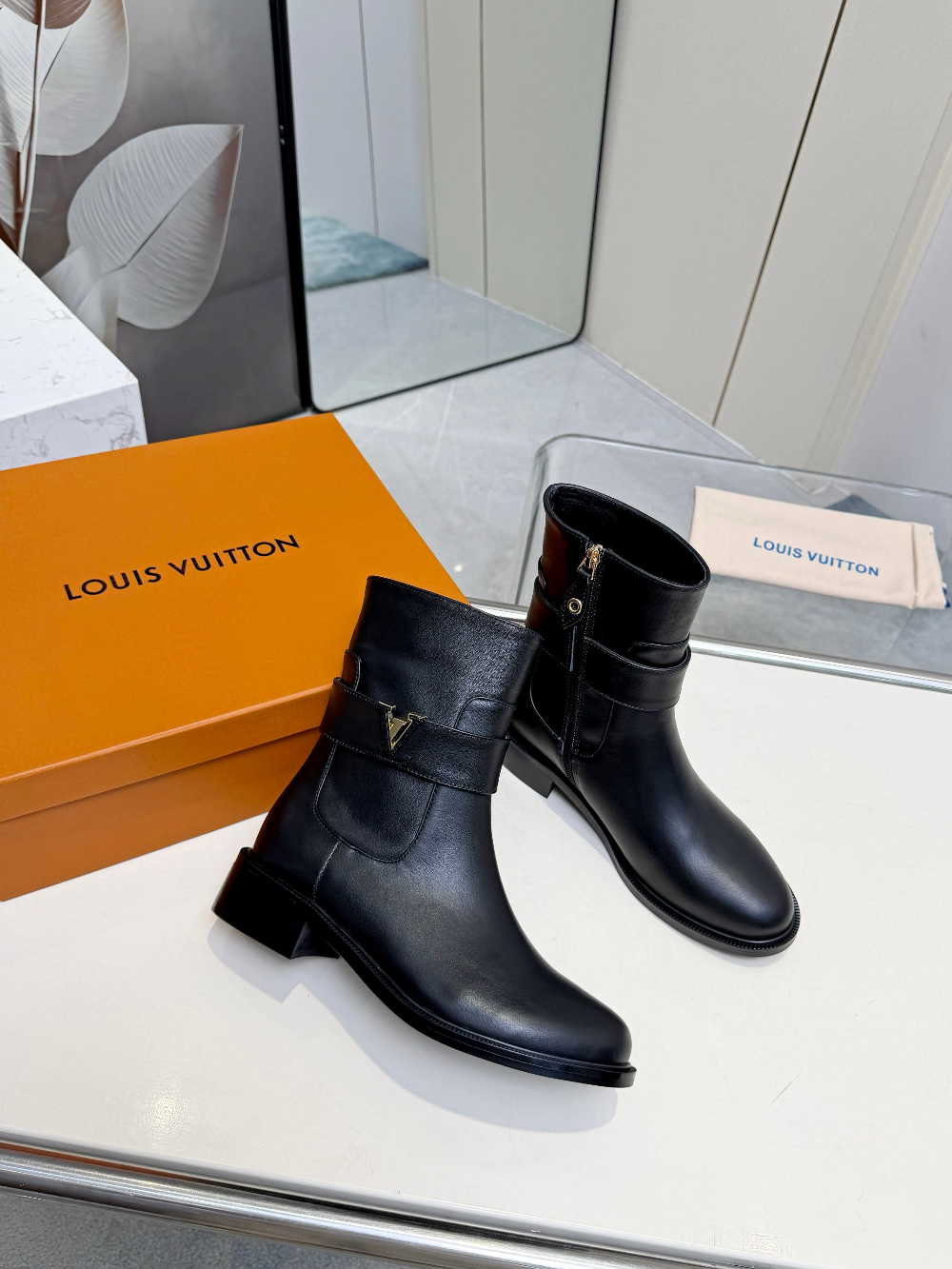 LEM498 Womens Ankle Boots 2026 Thick Bottom Platform Woman Shoes Zipper Fashion Female Luxury Designer Boot Casual Ladies MartinBoots combat Boots