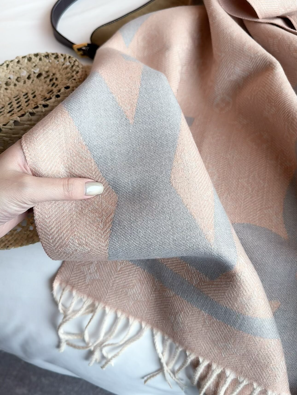 LEM561 new arrive  Hot sale  brown pink grey color fashion beautiful  scarf  for woman gift  to choose