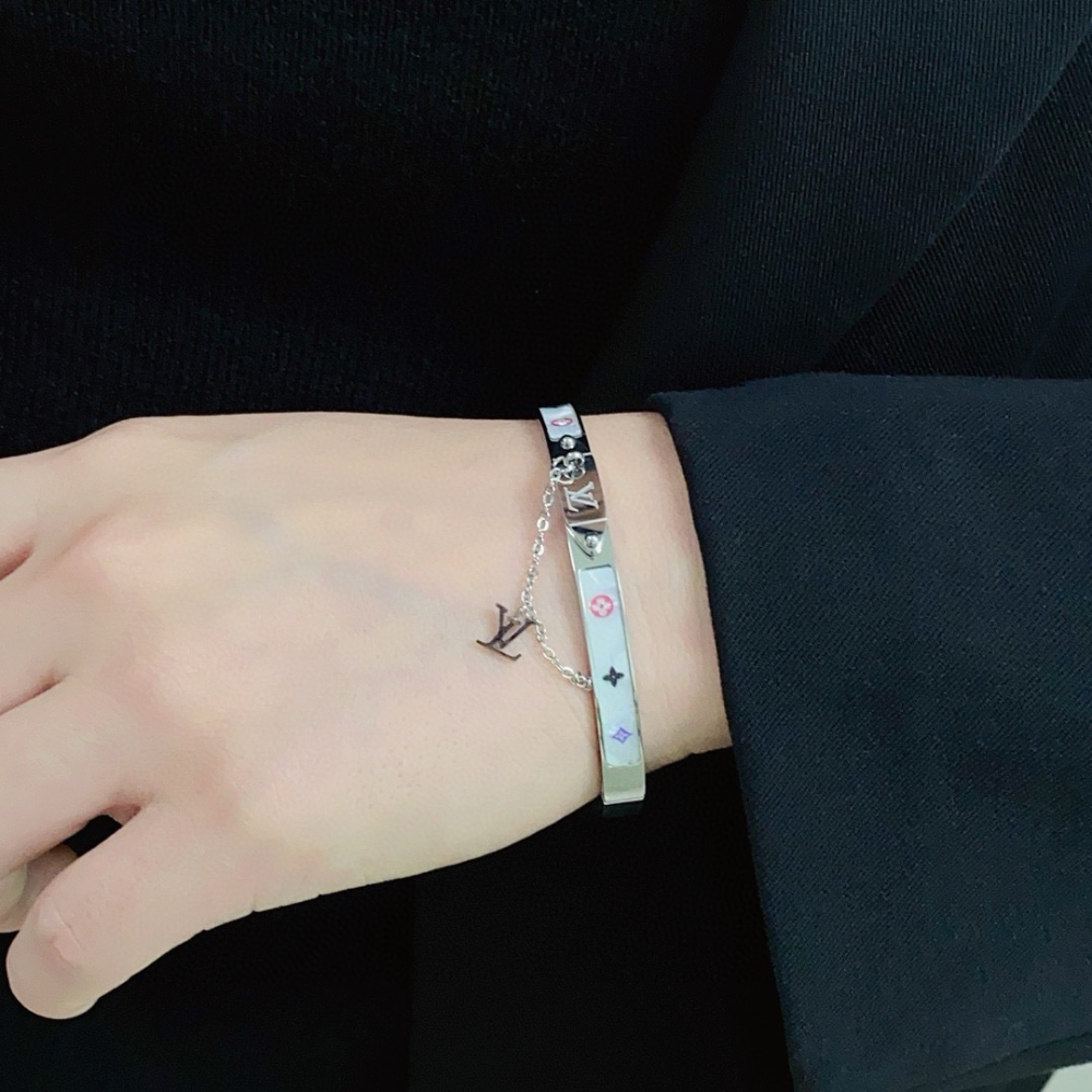 LEM399 New Fashion Open Flower Silver Color Bracelet Metal Letter Wristband Bracelet Couple Accessories for Woman