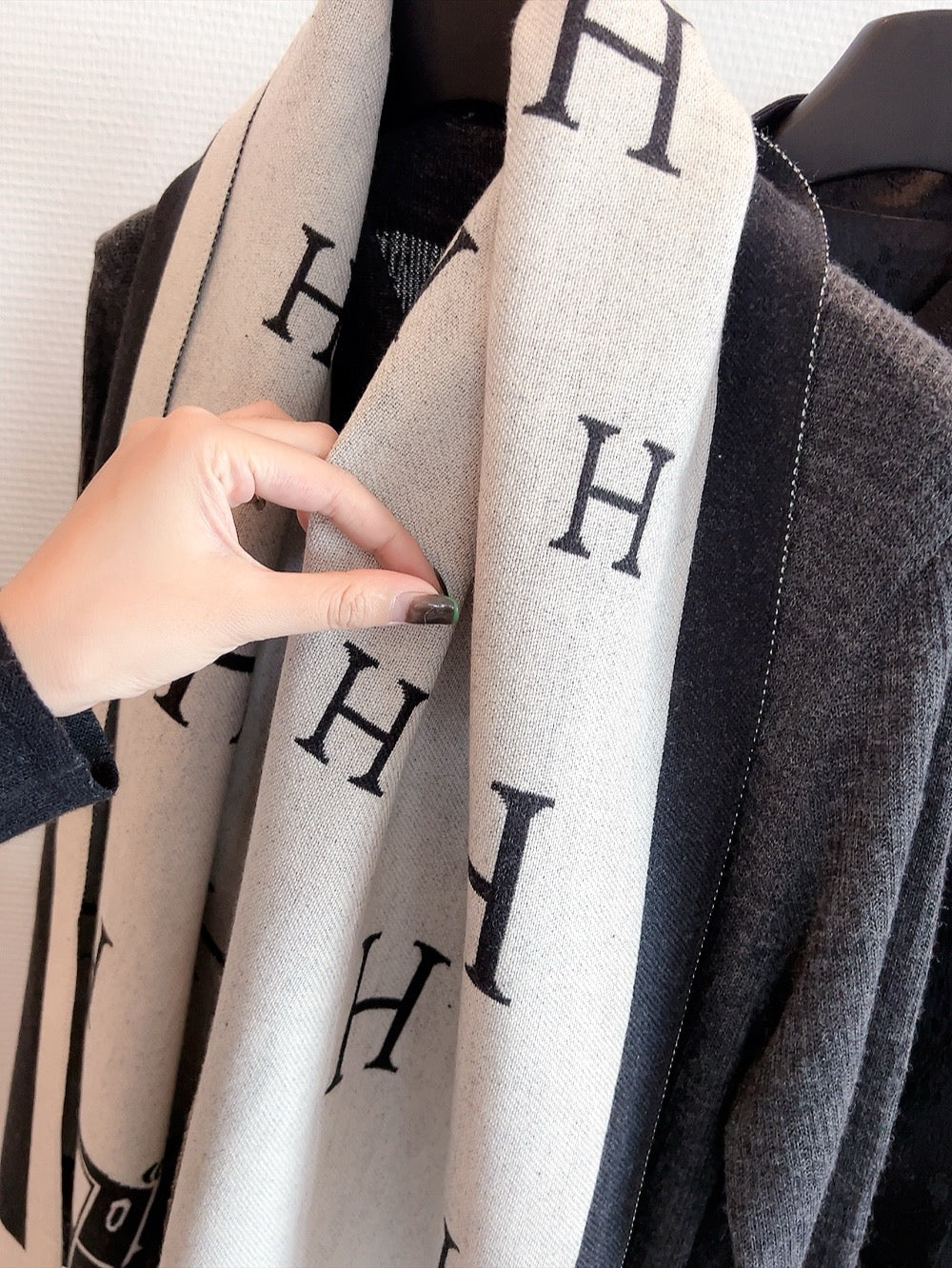 HEM68 Winter Scarf Pashmina For Designers warm Scarfs Fashion Classic Women Designer Brand Cashmere Winter Scarf Wrap 180cm scarf for women Size 65*180CM