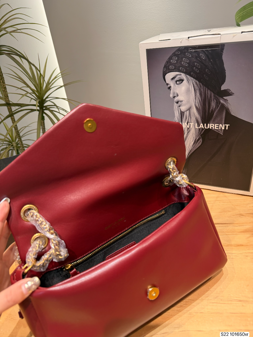 YLEM9 New arrive fashion black white red green color bag for woman beautiful gift to choose gift size to choose 26 *15 cm
