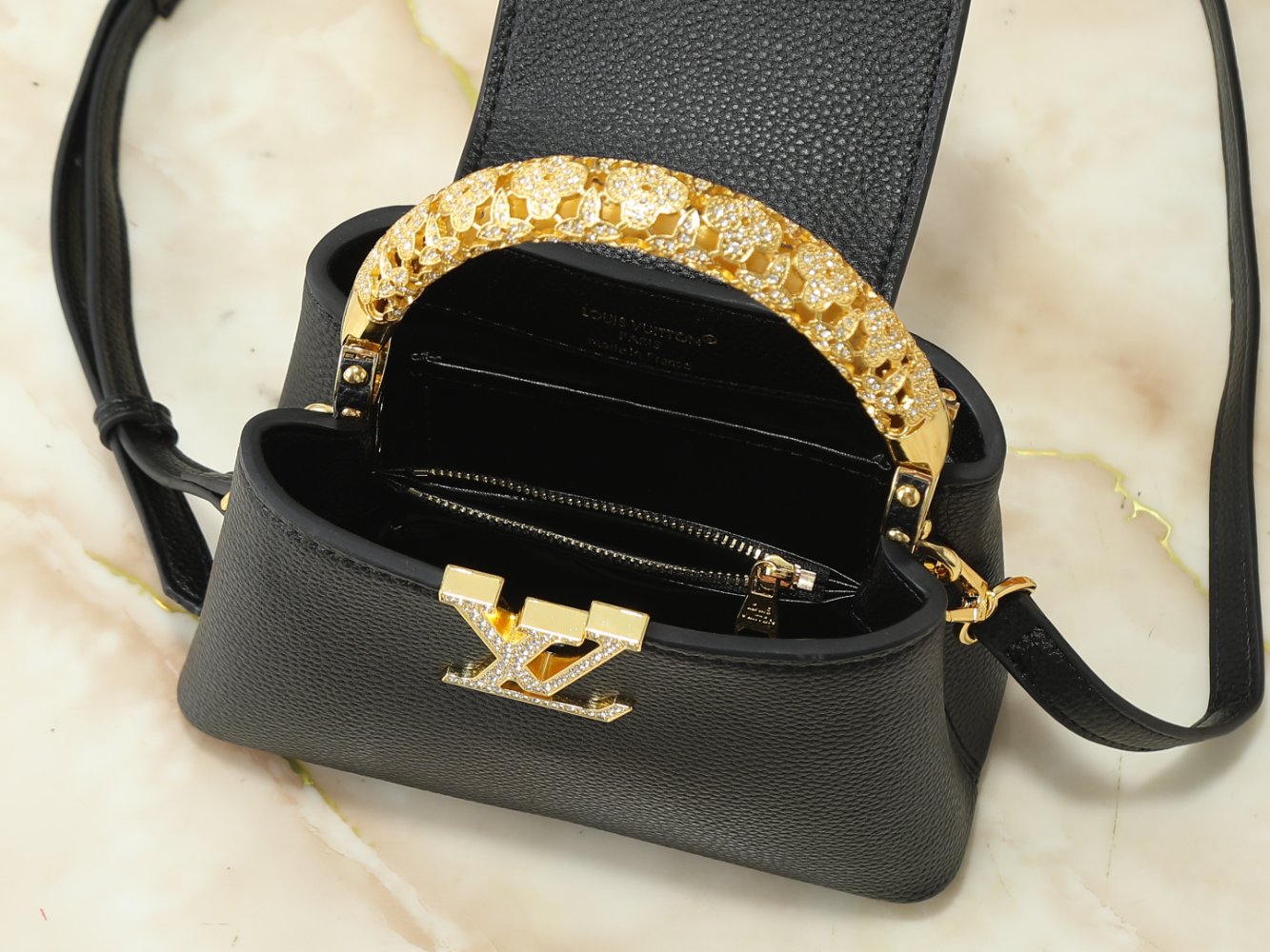 LEM460 New trendy lychee-pattern handbag Luxurious diamond-handle bag for daily use with a single shoulder strap design 21 x 13.6 x 8cm