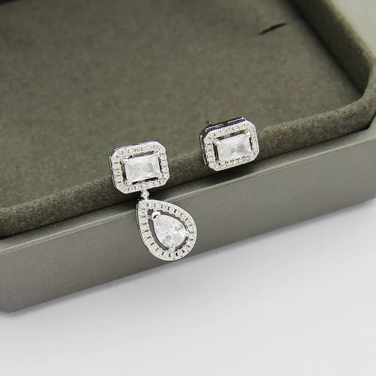 MEM16 New Full Diamond  Stud Earring Designer 18K Gold Stud Earring  Women  Love Promise Jewelry