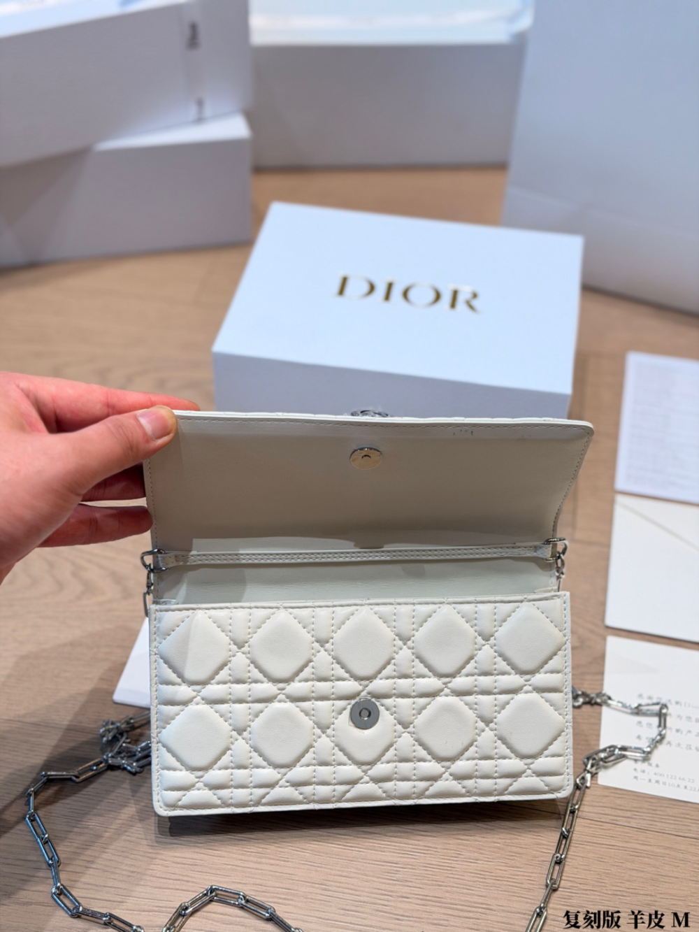 DEM315 New arrive fashion white black brown blue pink red yellow bag for woman hands bag beautiful gift to choose gift 22 *12cm