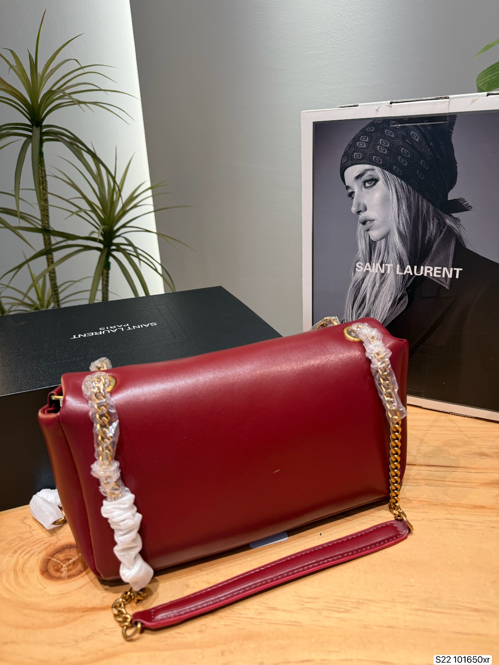 YLEM9 New arrive fashion black white red green color bag for woman beautiful gift to choose gift size to choose 26 *15 cm