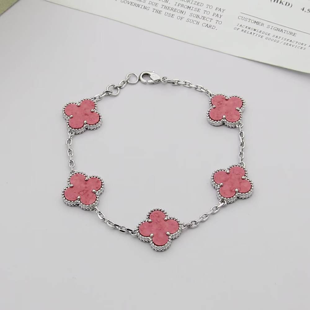 VAEM22 New trendy four-leaf collar chain bracelet personalized luxury high-end accessory available as a gift option