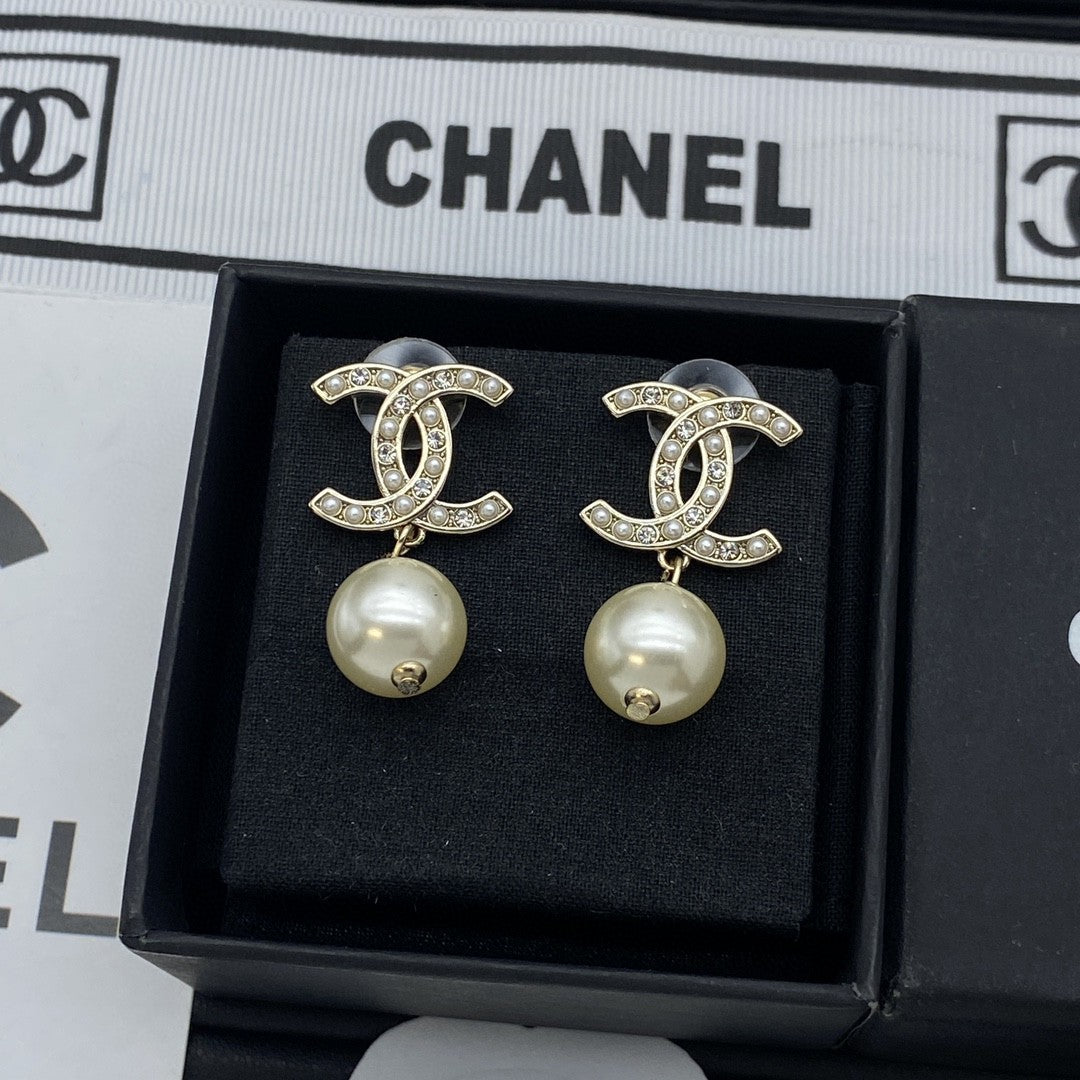 CEM218 New Arrive Fashion  Hot Sale  with Diamond Pearl Earring  for Woman Jewelry To Choose Gift