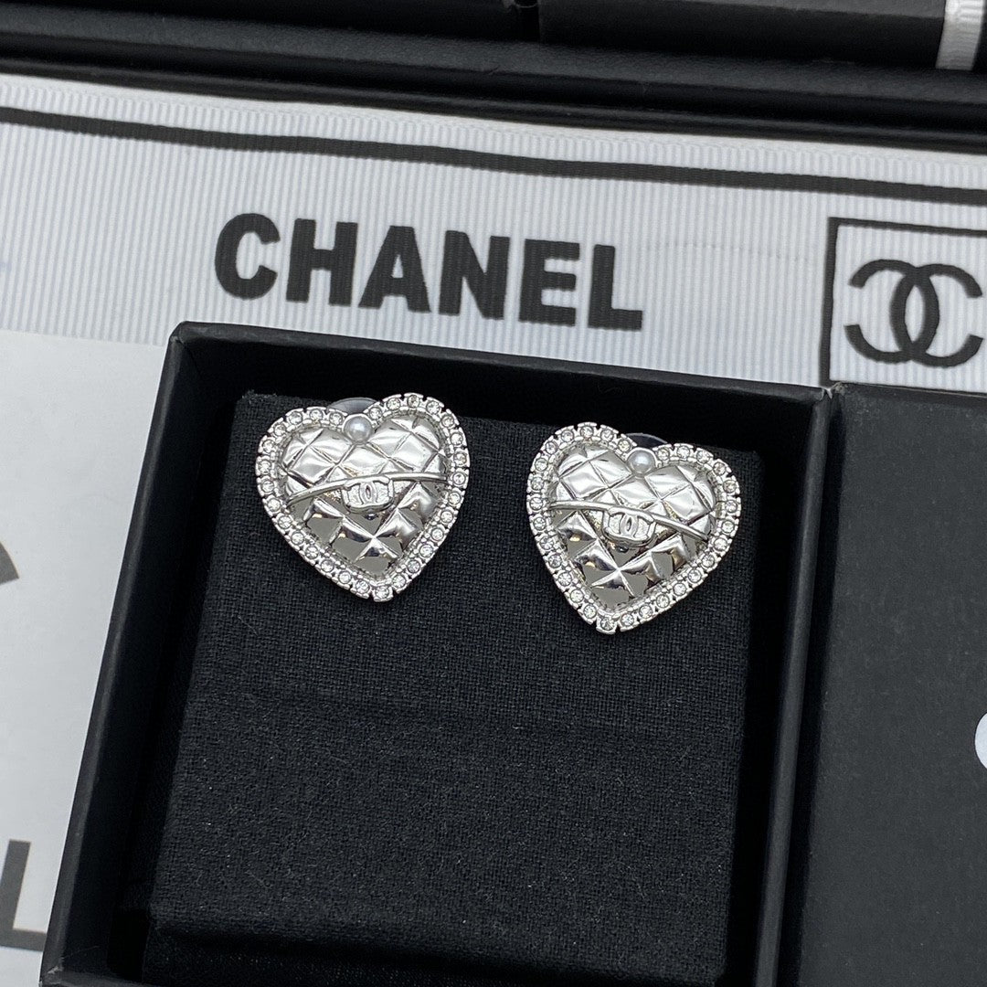 CEM215 New Arrive Fashion  Hot Sale  with Diamond Heart Earring  for Woman Jewelry 2 Color To Choose Gift