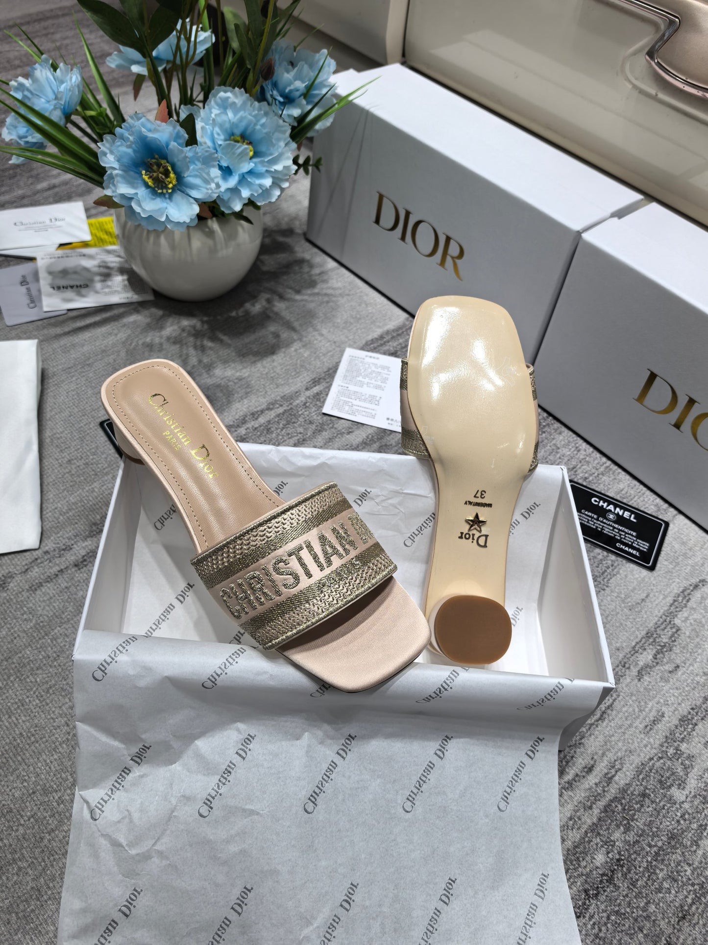 DEM308 New arrive fashion black and white  many color shose for woman beautiful Slippers gift to choose