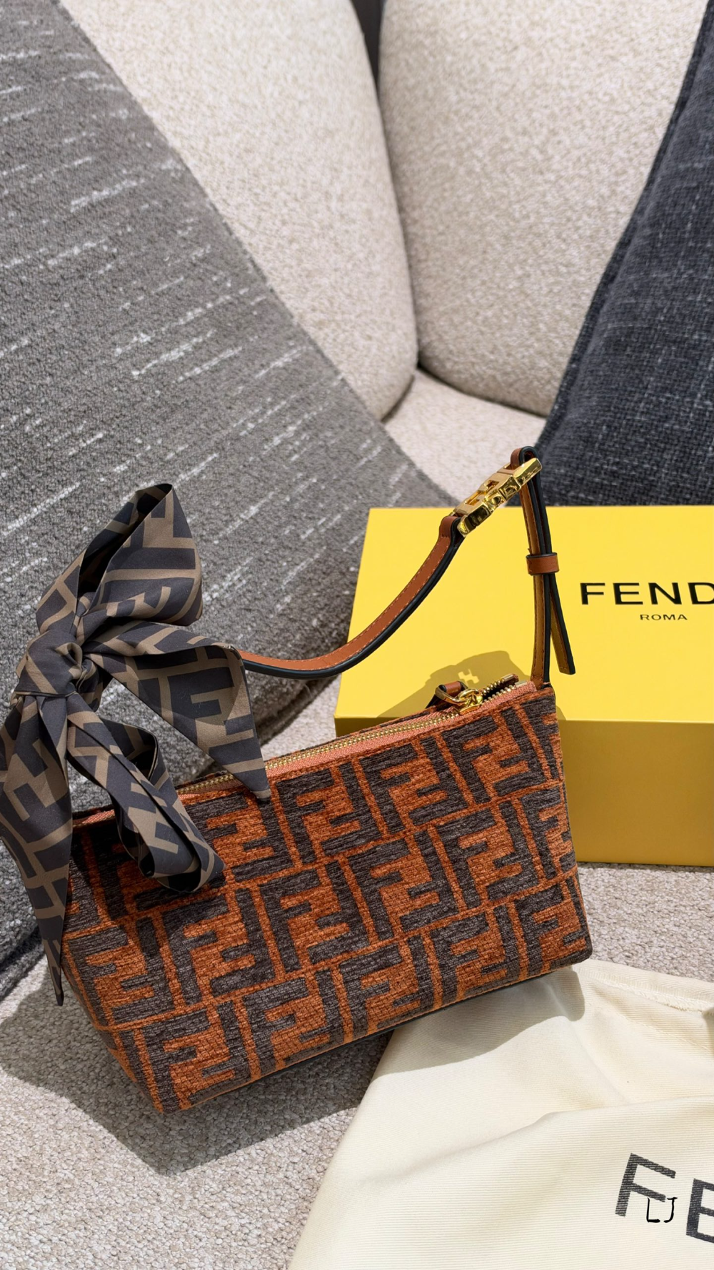 FEM37 New arrive fashion  white black pink orange dark brown green bag for woman hands bag beautiful gift to choose gift