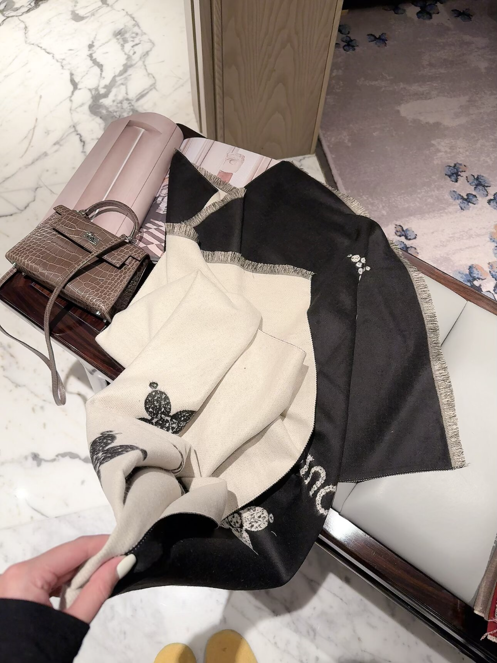 LEM616 new arrive  Hot sale brown black blue grey red color fashion beautiful  scarf  for woman gift  to choose