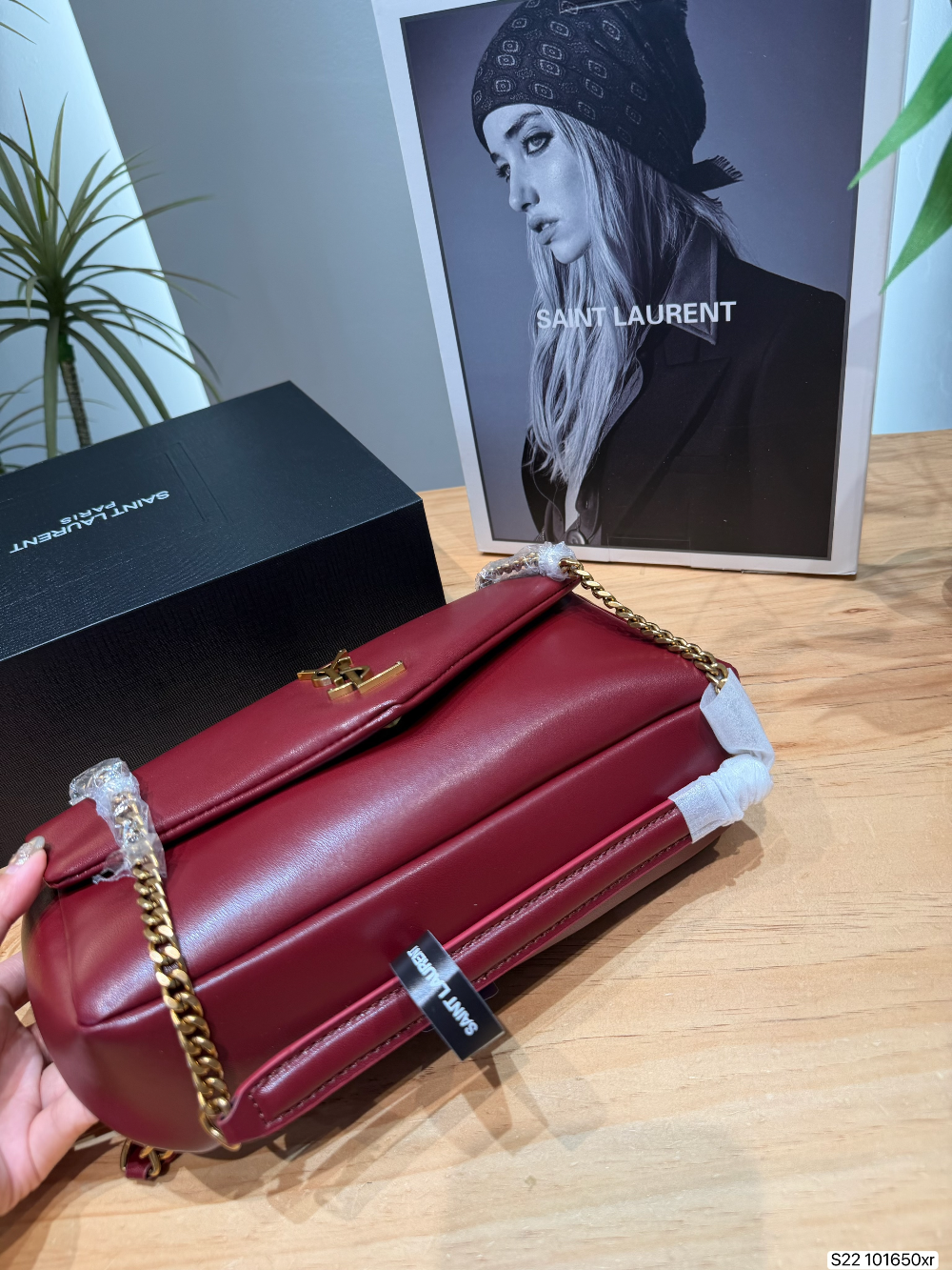 YLEM9 New arrive fashion black white red green color bag for woman beautiful gift to choose gift size to choose 26 *15 cm