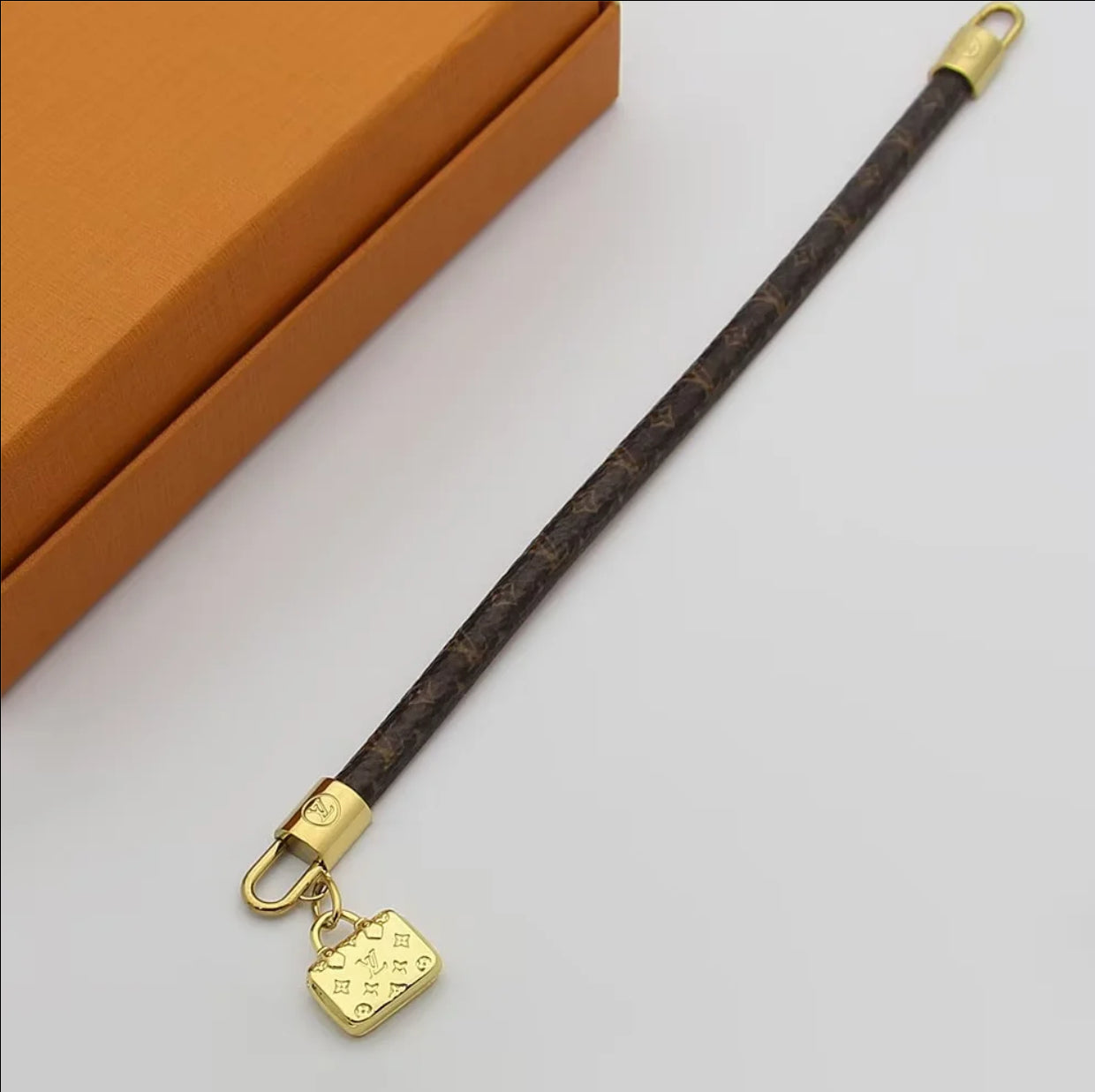 LEM319 FashionClassic Bracelet Brand Designer Leather Flowers Love Bracelet Bangles Promise Jewelry