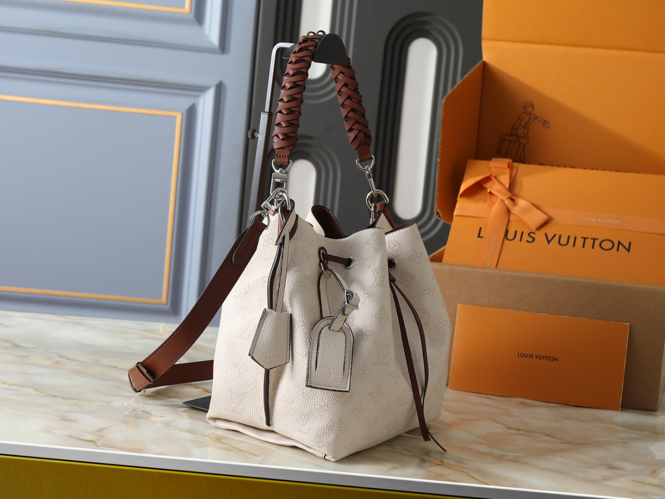 LEM486 New arrive fashion black white brown bag for woman hands bag beautiful gift to choose gift 25 x 25 x 20cm