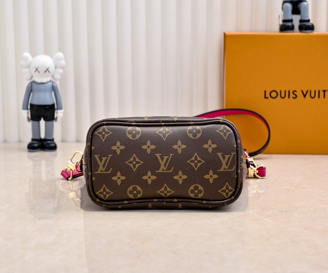 LEM368 New arrive fashion Travel design bag for woman beautiful gift to choose gift 24x14x9cm