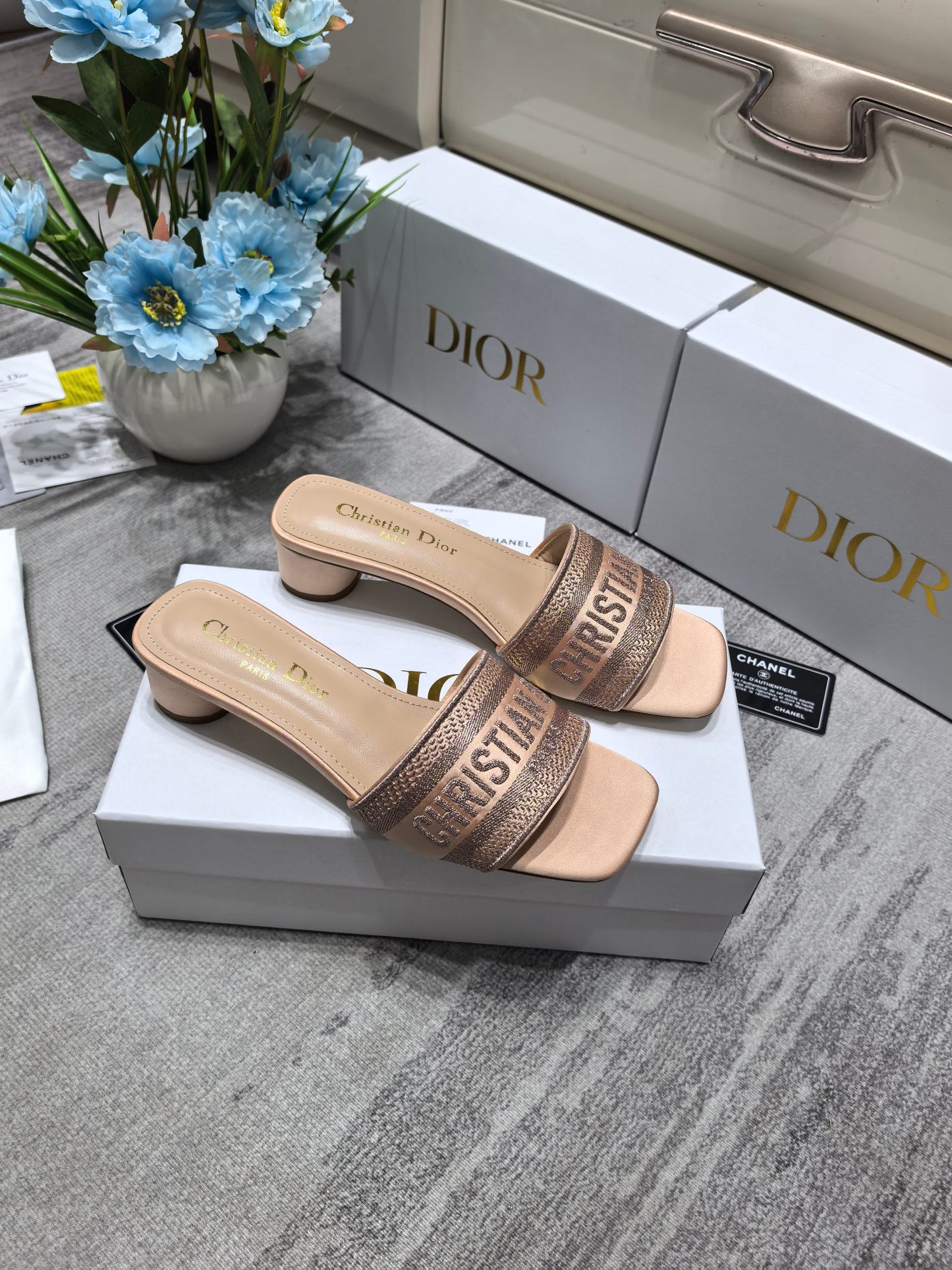 DEM308 New arrive fashion black and white  many color shose for woman beautiful Slippers gift to choose