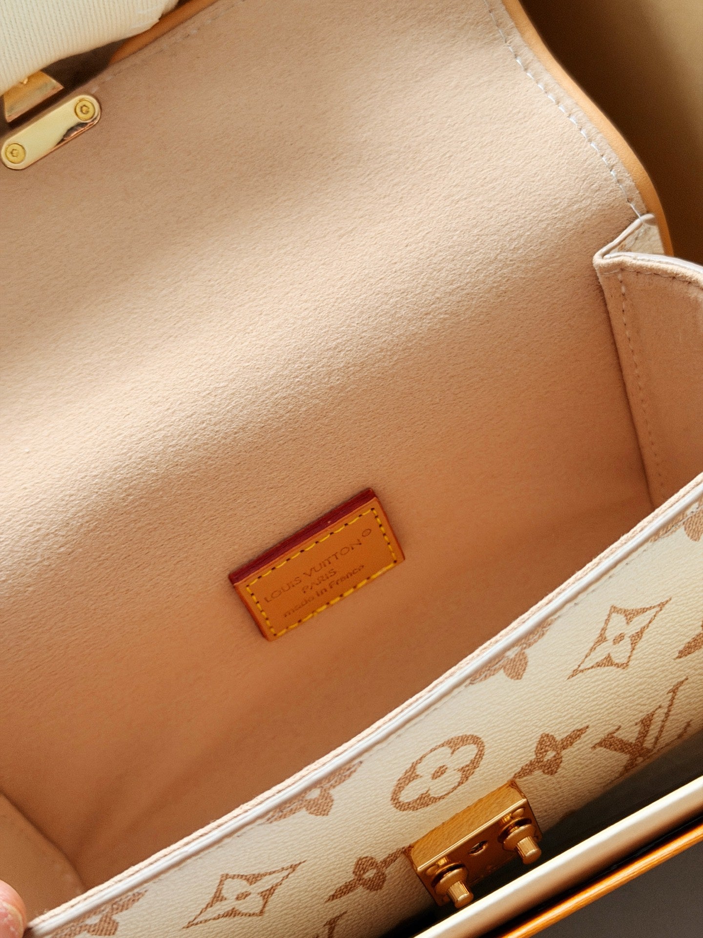 LEM363 New Designer handBag Shoulder Bag for women white Wallet  size: 20*11cm