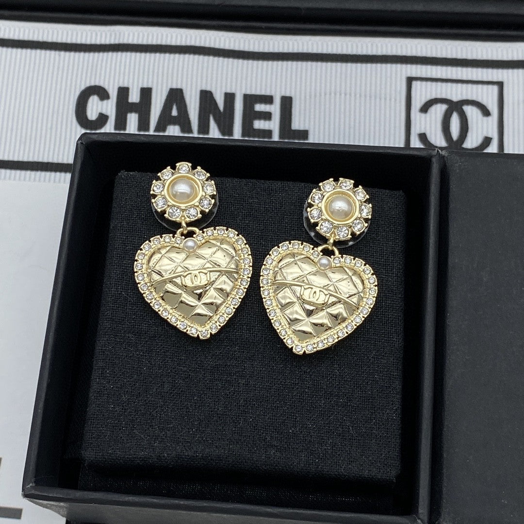 CEM212  New Arrive Fashion  Hot Sale  with Diamond Heart Earring  for Woman Jewelry To Choose Gift