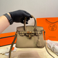 HEM121 The new fashionable and luxurious handbag features a classic flip-top design is elegant and versatile fully showcasing the charm of women It is the ideal gift choice 21*14cm