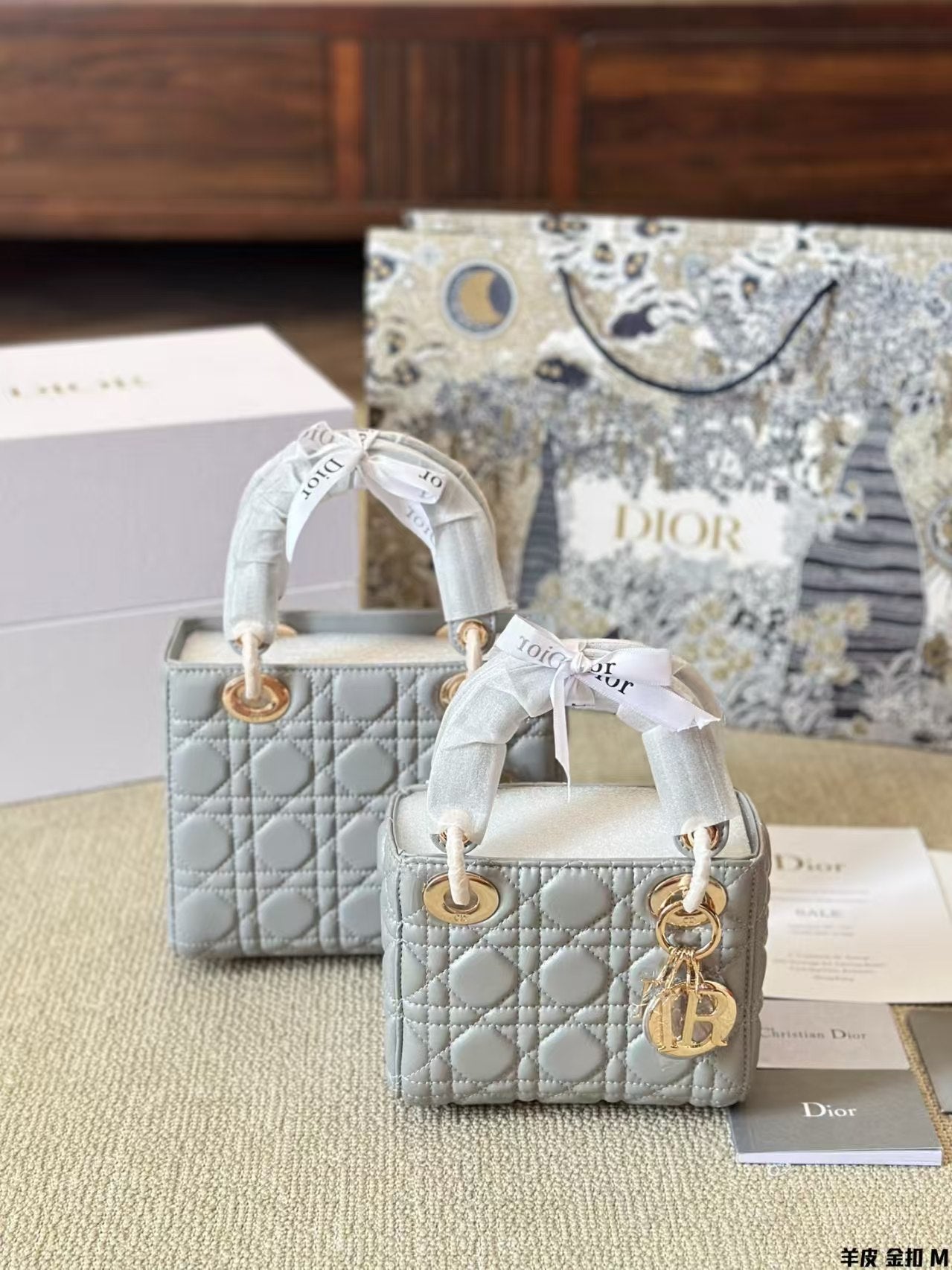 DEM301 New arrive fashion good brand black white  red blue hand bag for woman beautiful gift to choose gift 20cm 18cm