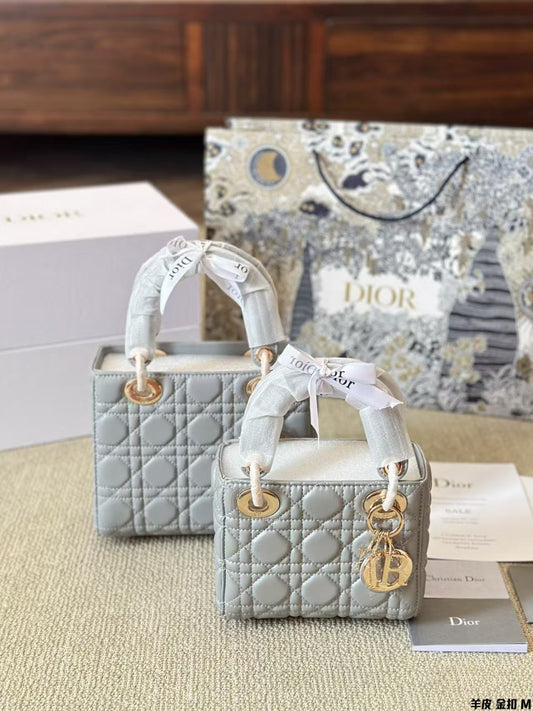 DEM301 New arrive fashion good brand black white  red blue hand bag for woman beautiful gift to choose gift 20cm 18cm