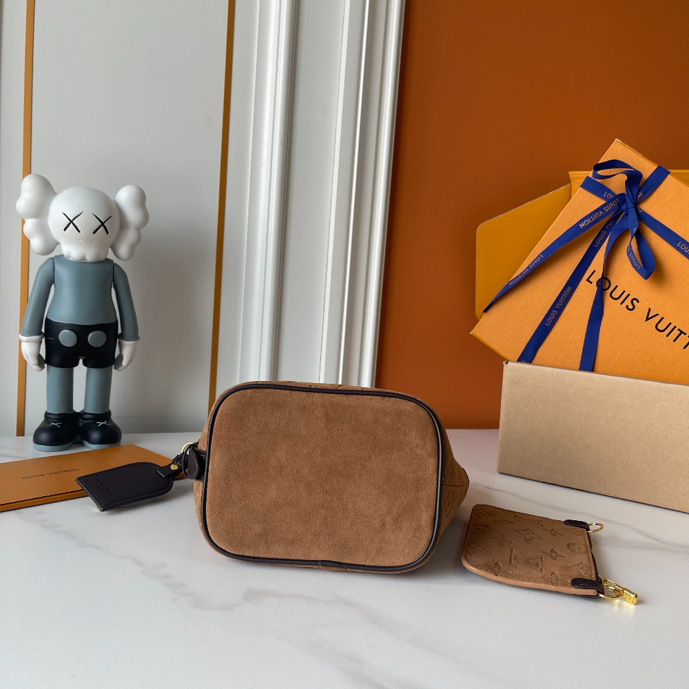 LEM629 New arrive fashion caramel bag for woman hands bag beautiful gift to choose gift  16 x 18 x 12 cm