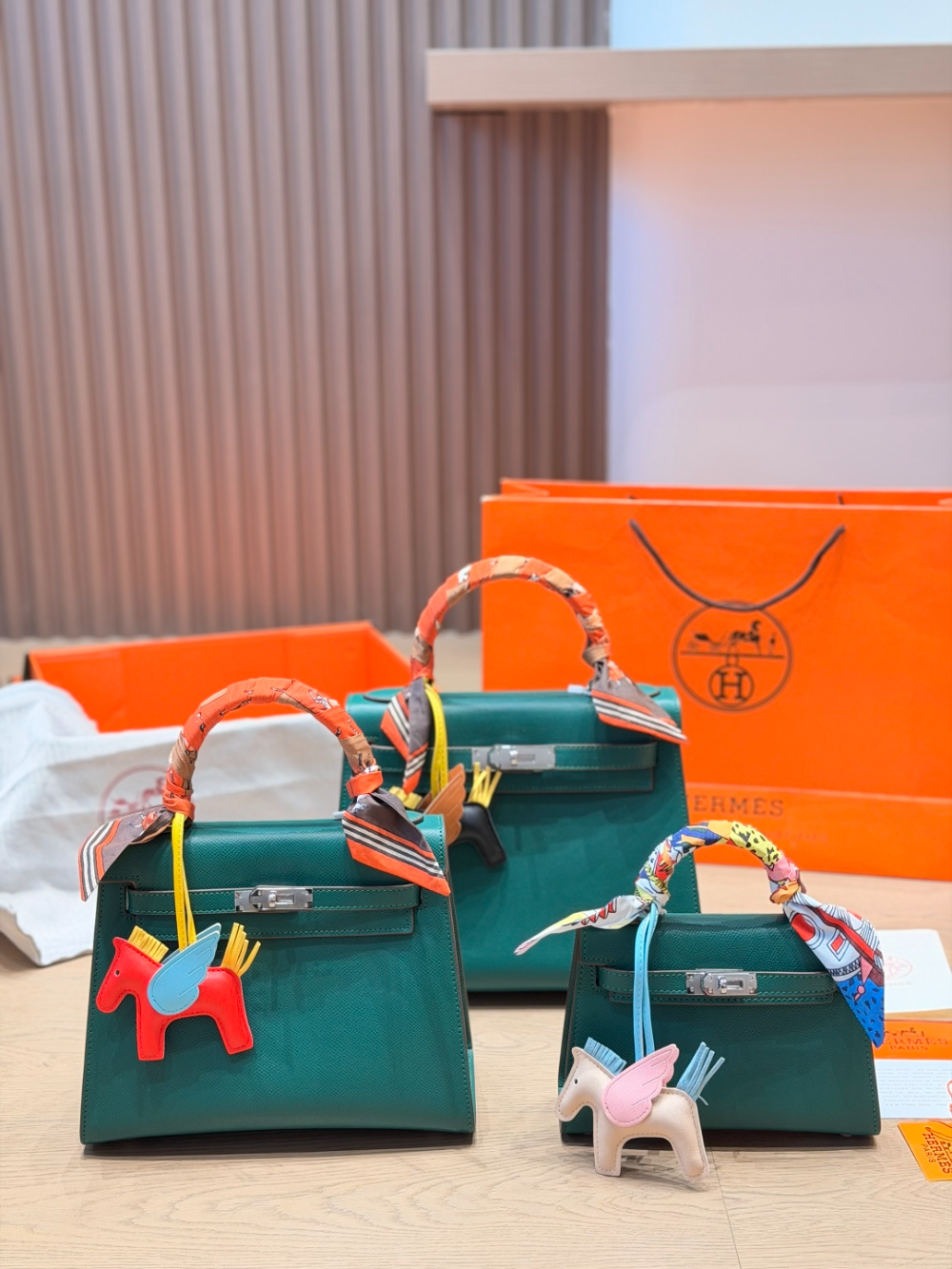 HEM138 New arrive fashion red peach red pink brown white dark green color bag for woman beautiful gift to choose 3 size