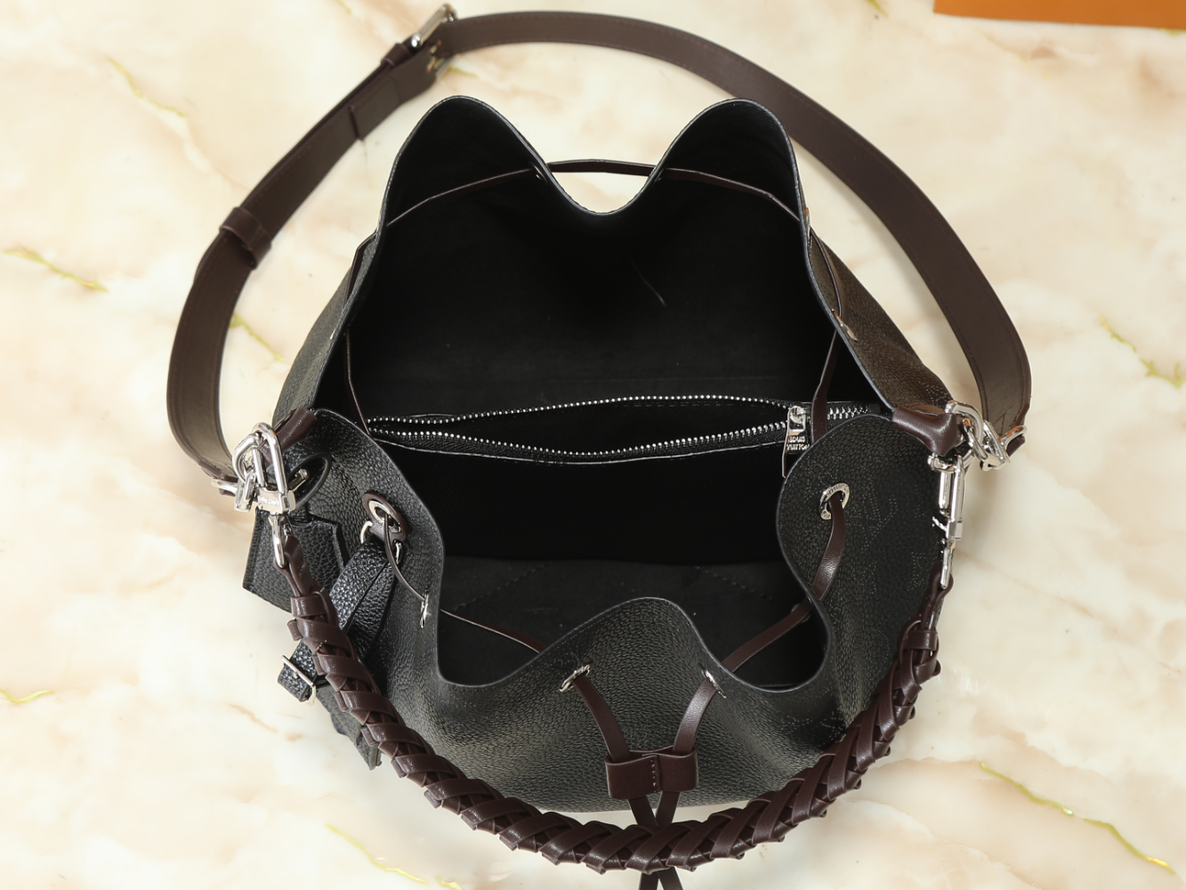 LEM486 New arrive fashion black white brown bag for woman hands bag beautiful gift to choose gift 25 x 25 x 20cm