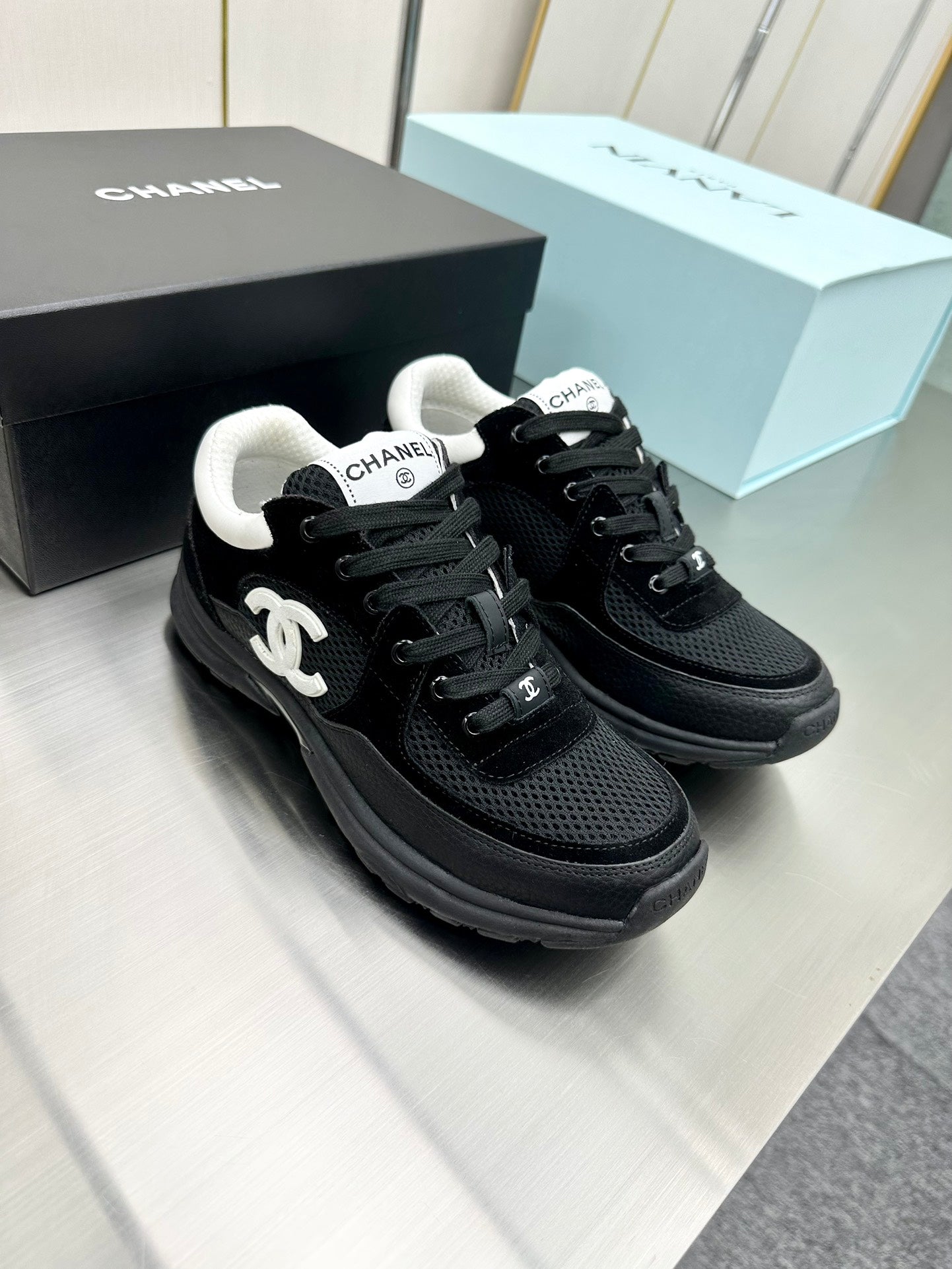 CEM229 New arrive fashion black and white shose for woman men beautiful gift to choose gift