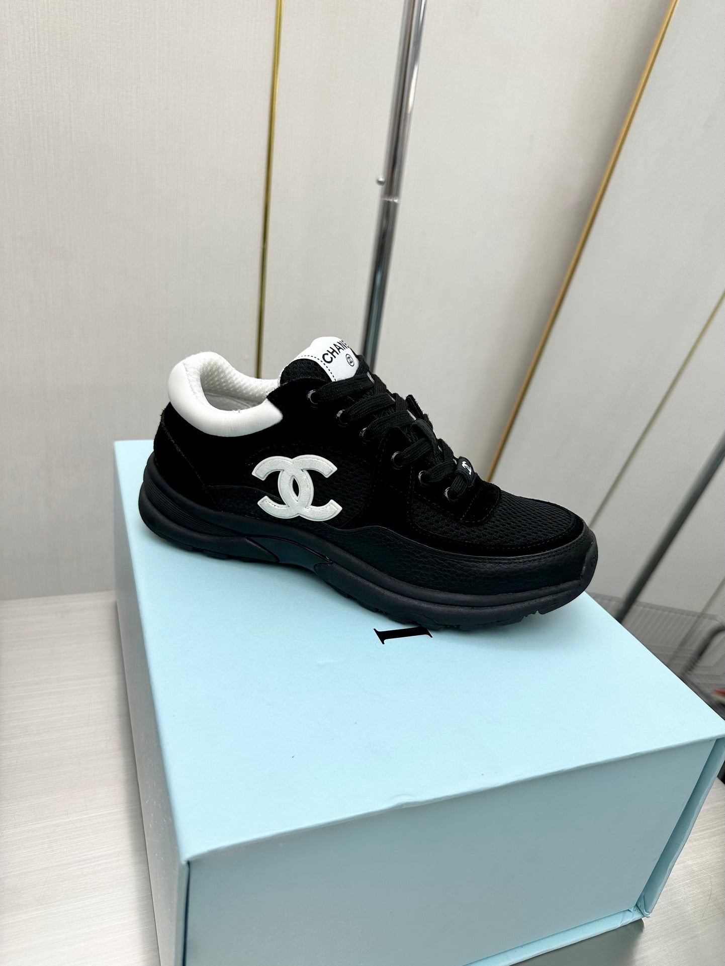 CEM229 New arrive fashion black and white shose for woman men beautiful gift to choose gift