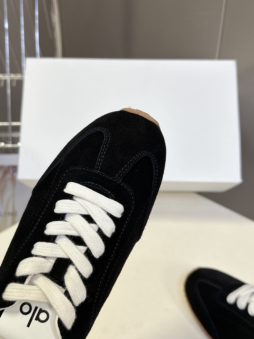 Alo01 Designer Sneakers Men Women Gum Sky Beige Dark Scarlet Mens Trainers Womens Casual Outdoor Runners